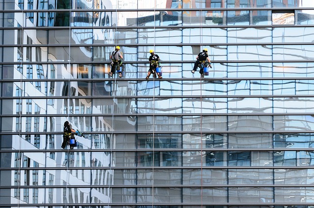 Commercial window cleaning - high-rise glass