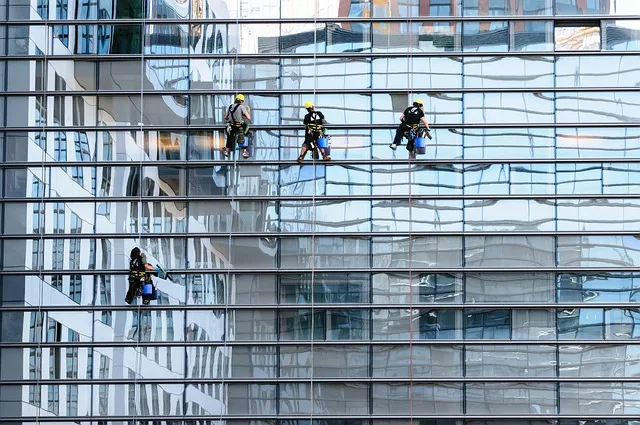 Commercial window cleaning - high-rise glass